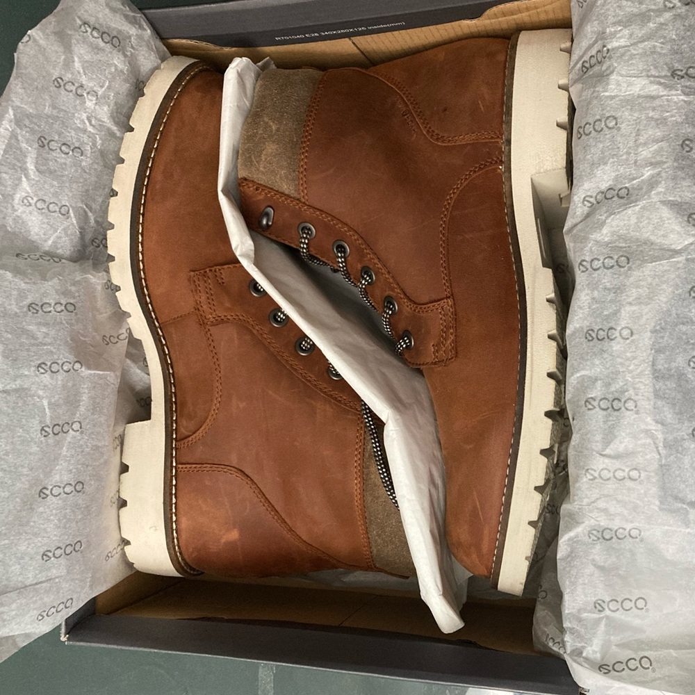 ECCO Jamestown Waterproof High Ankle Boot